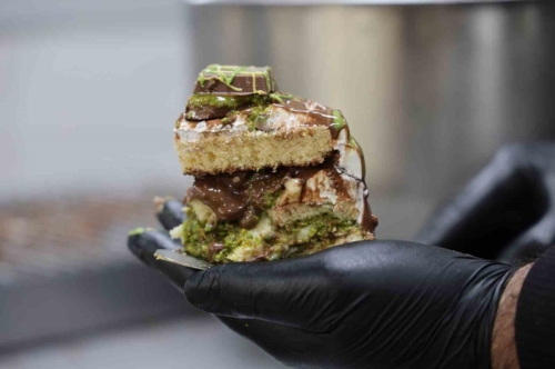 Dubai çikolatasından sonra Dubai pastası çıktı