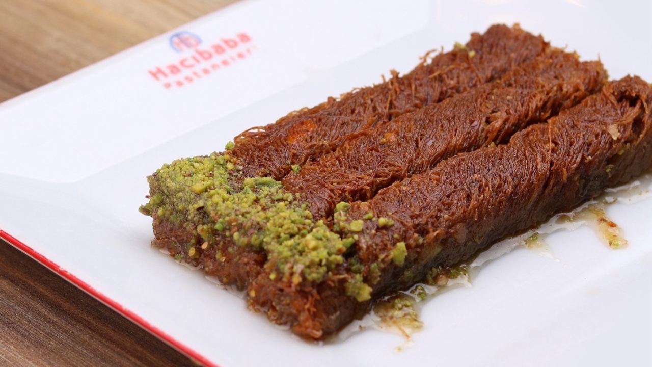 Fıstıklı Parmak Kadayıf Nedir? En İyi Parmak Kadayıf Nasıl Anlaşılır?