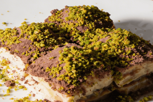 Fıstıklı Soğuk Baklava: Hafif, Ferah ve Premium Bir Tatlı Deneyimi