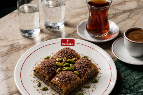 Soğuk Baklava Yanında Ne İçilir? Lezzeti Dengeleyen İçecek Önerileri